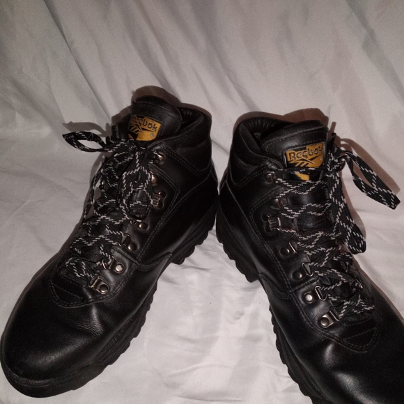 Reebok Black Men's Hiking Boots - Picture 1 of 12